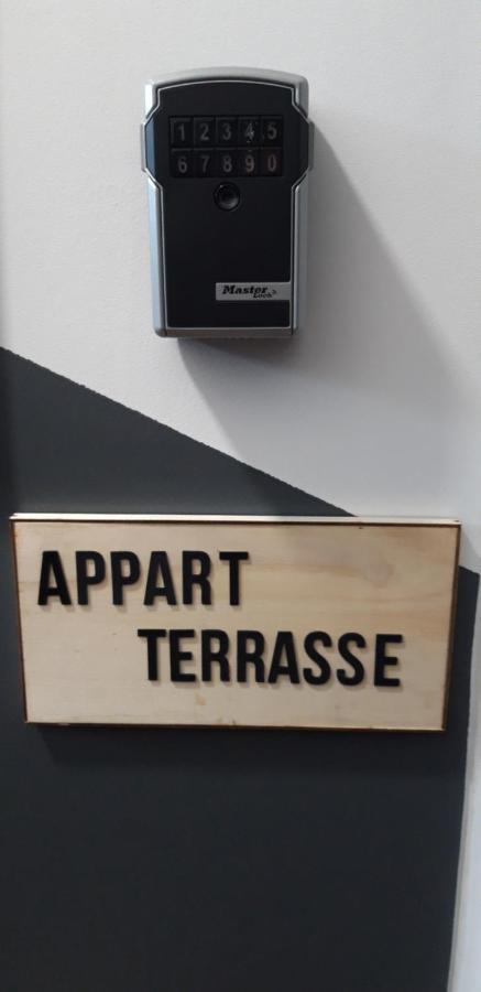 Le Petit Chez Soi Apartment Calais Bagian luar foto