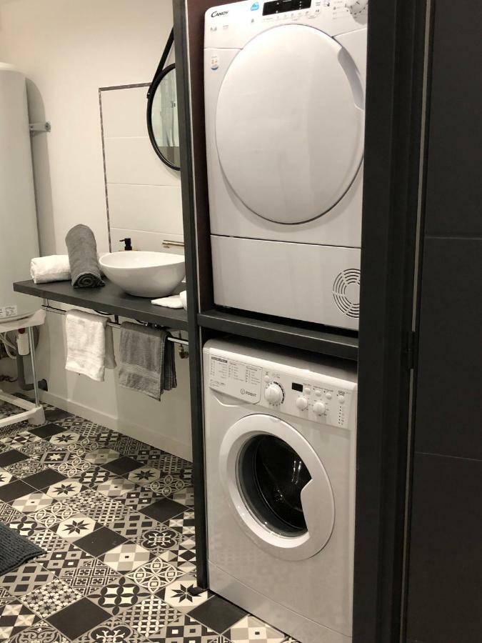 Le Petit Chez Soi Apartment Calais Bagian luar foto
