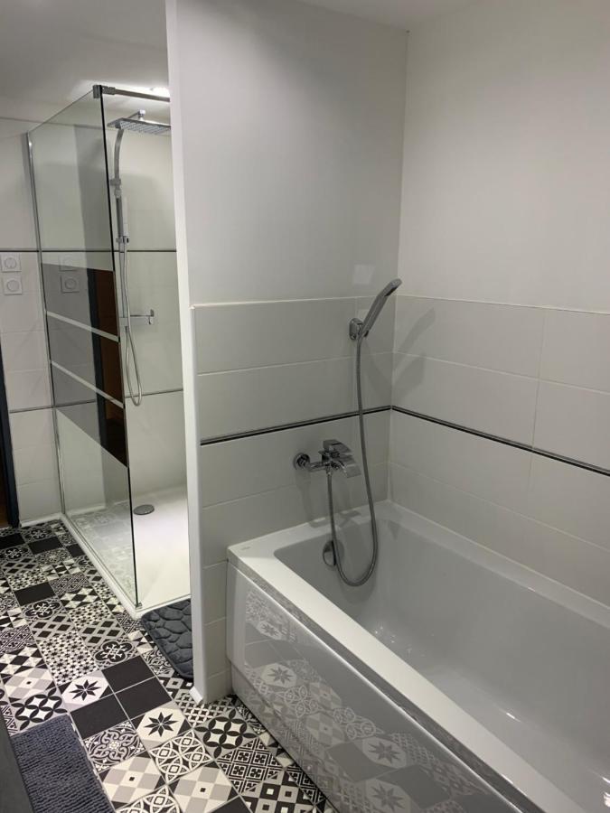Le Petit Chez Soi Apartment Calais Bagian luar foto