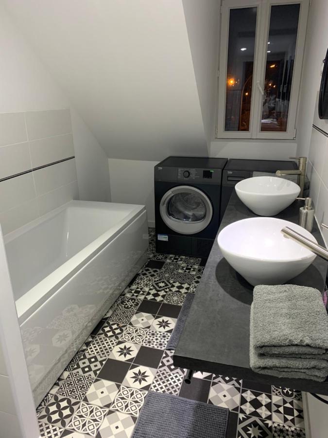 Le Petit Chez Soi Apartment Calais Bagian luar foto