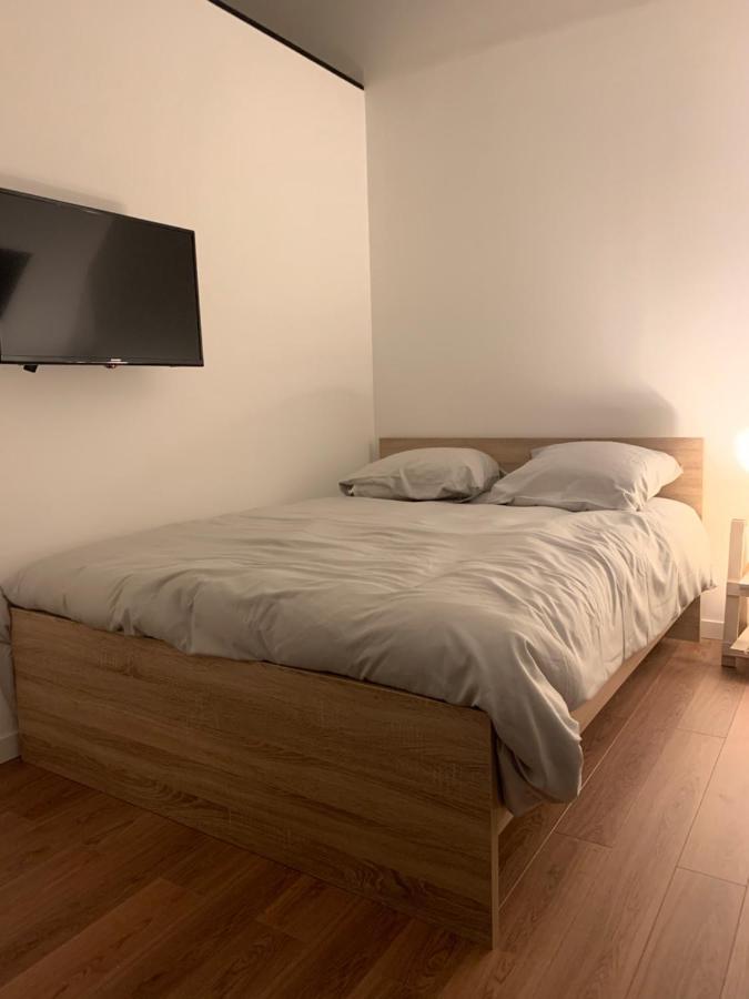 Le Petit Chez Soi Apartment Calais Bagian luar foto
